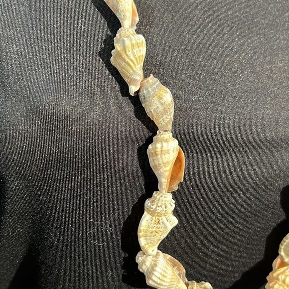 Bundle Sale 3 for $15 | Mini Conch Shell Necklace (2 of 2) - Picture 3 of 10